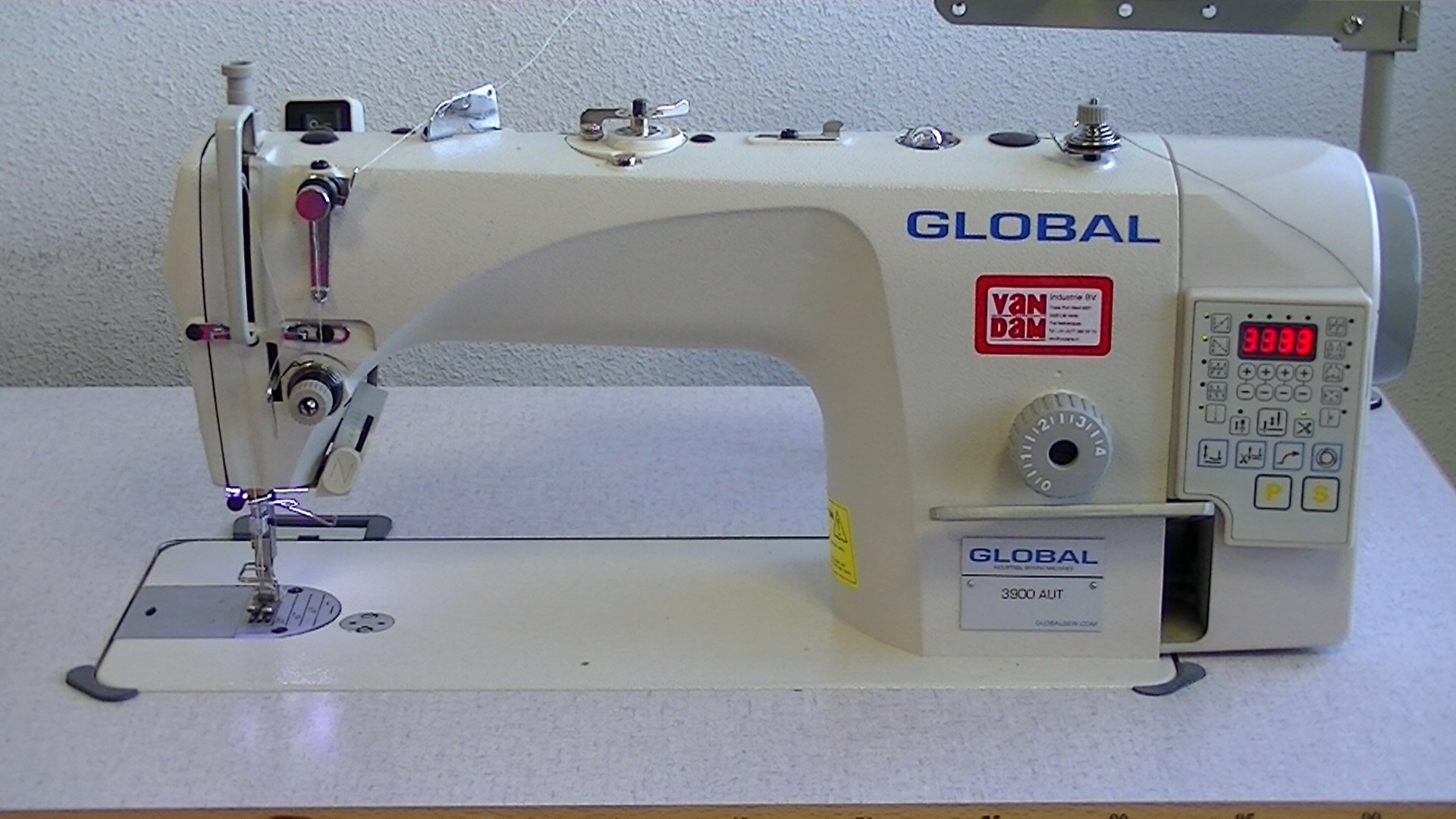 Global 3900 volautomaat snelnaaier